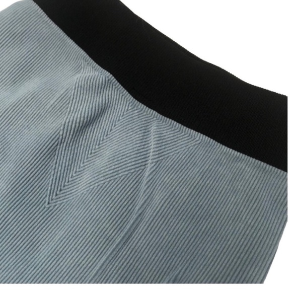 Zenana blue gray washed ribbed shorts size small/medium - Picture 3 of 5